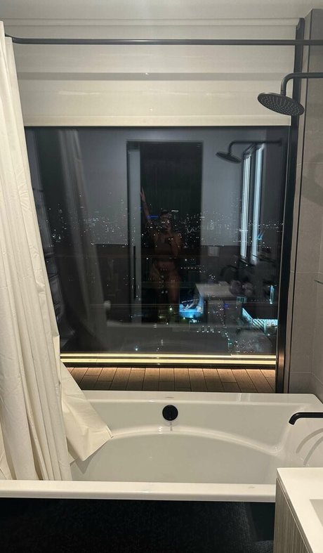 heißeste ladyboy-onlyfans kostenlos nackt Aufnahme