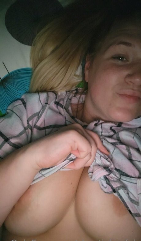 chesticles fab OnlyFans schlank