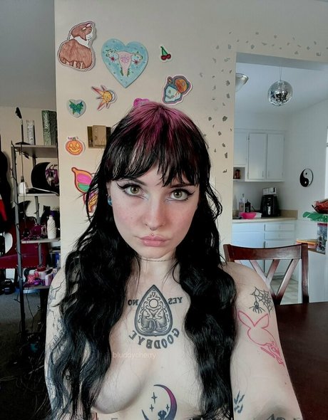 bluddycherryfree Nacktbilder-Leaks von OnlyFans