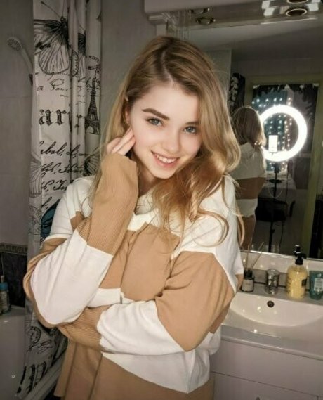 violetcherryy Leaked OnlyFans Sextape