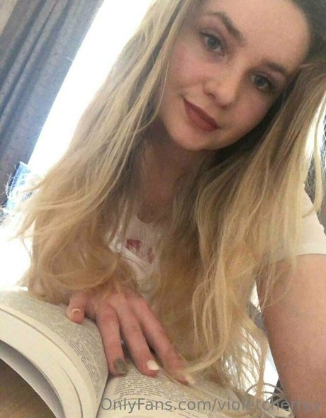 violetcherryy Nackt auf OnlyFans