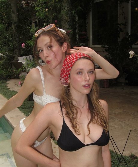 Iris Apatow Bilder OnlyFans