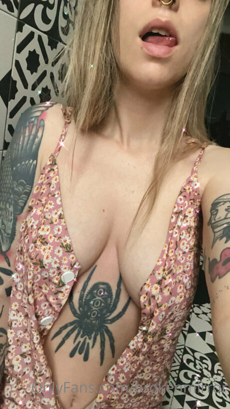 Brokenmirror__ Brüste OnlyFans