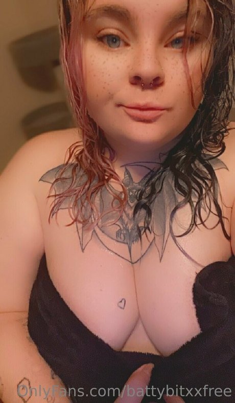 battybitxxfree OnlyFans Striptease