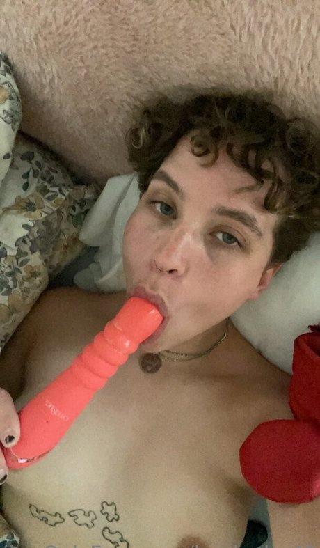 legdealer43 OnlyFans Brüste Bild