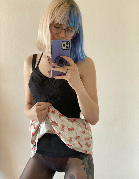 Kahegao OnlyFans Striptease