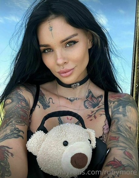 rubymore OnlyFans Model Fotos