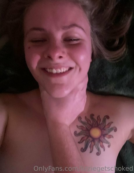 lizziegetschoked Nackt auf OnlyFans