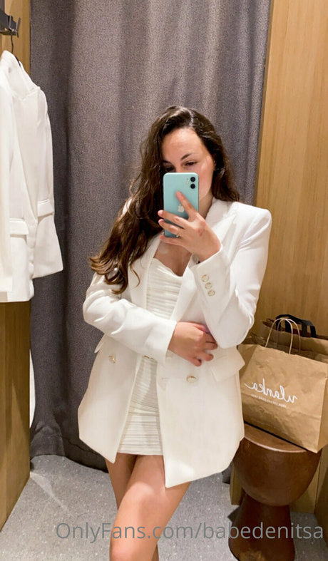 bad babygirlisonline OnlyFans Lesbisch