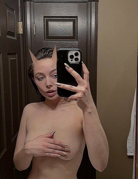 elenasainte OnlyFans Fotos