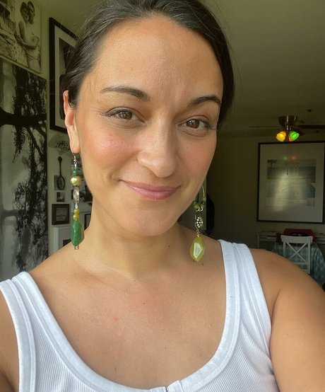 Sara Tomko NurlyFans-Brüste