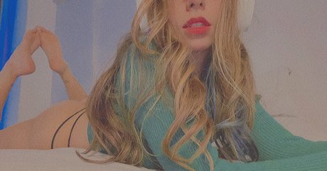 Pizza alien NurlyFans-Pornoleaks