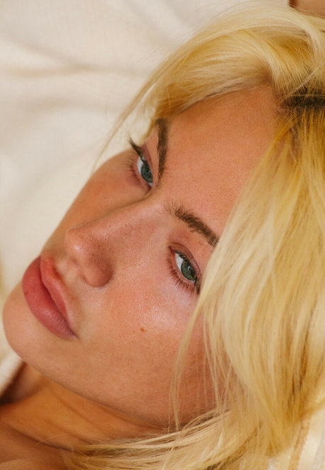 schwanger xxx onlyfans Kunstakt Bilder