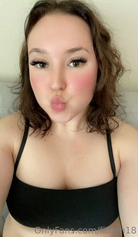 fiteen18 OnlyFans Brüste Bild