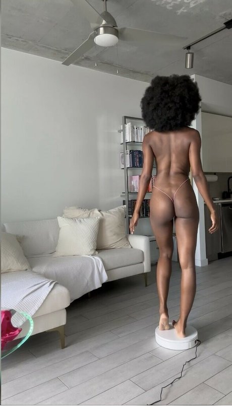 Hello Bombshell OnlyFans-Bilder