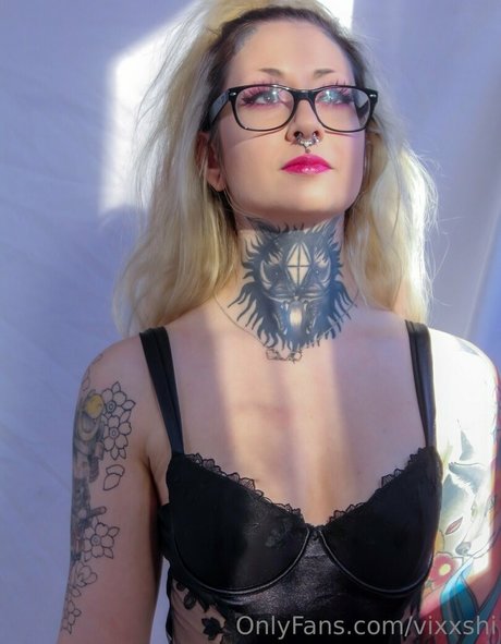 vixxshi OnlyFans Inhaltstyp
