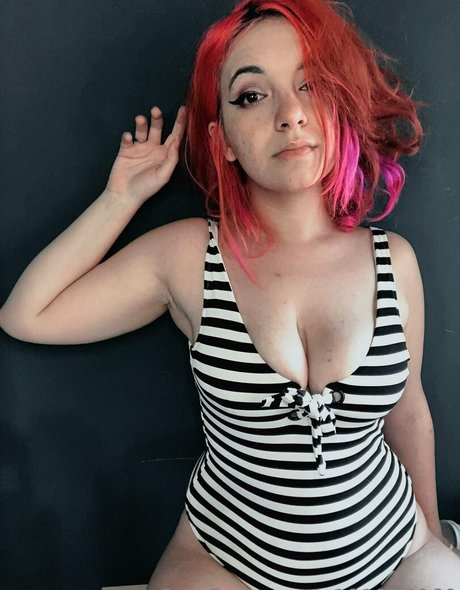 edelphiniumfree Nacktbilder von OnlyFans geleakt