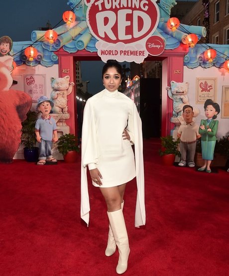 Maitreyi Ramakrishnan OnlyFans Bilder