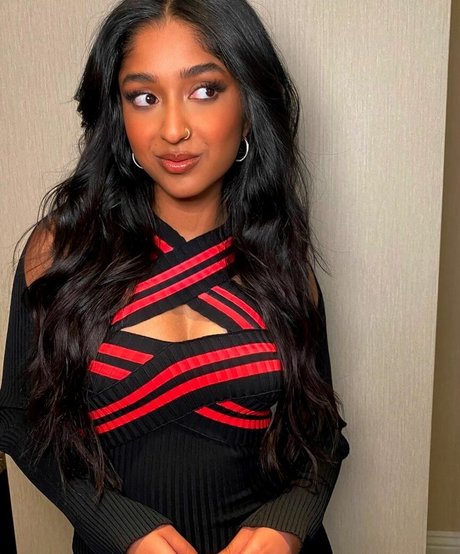 Maitreyi Ramakrishnan OnlyFans Striptease