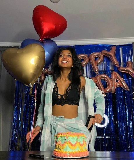 Maitreyi Ramakrishnan OnlyFans-Leak