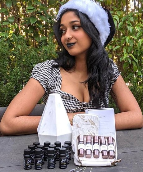 Maitreyi Ramakrishnan Nacktbilder auf OnlyFans