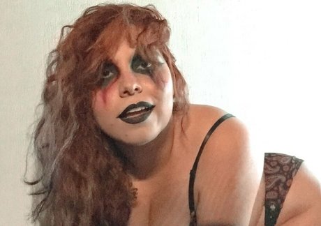 crimson ghoul Sex auf OnlyFans