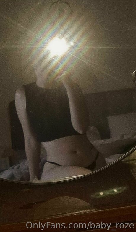 baby roze Nacktbilder von OnlyFans geleakt