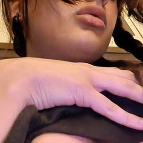 Nirvy Nacktbilder von OnlyFans geleakt