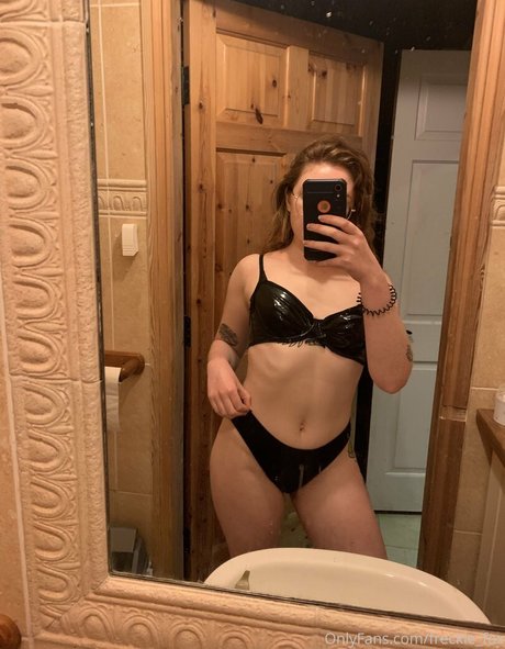 freckle fox OnlyFans explizite Inhalte