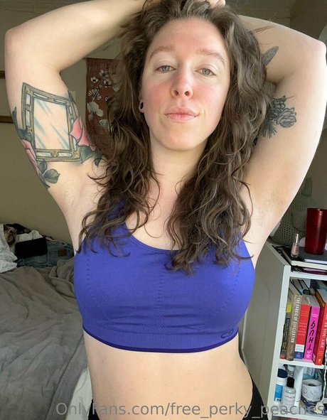 free perky peaches OnlyFans nackte Brüste