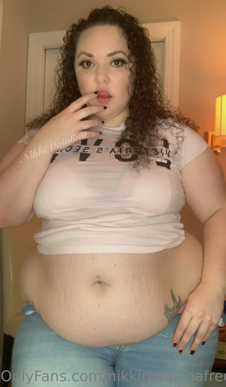 nikkimaialinafree OnlyFans Bilder