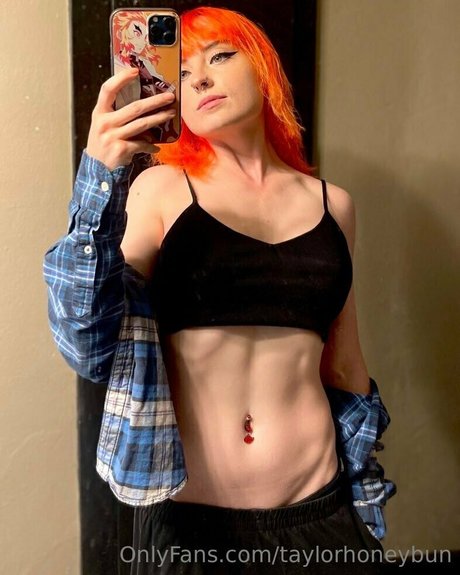 taylorhoneybun OnlyFans Lesbisch