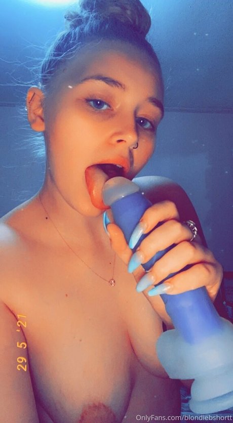 blondiebshortt Heiße OnlyFans Inhalte