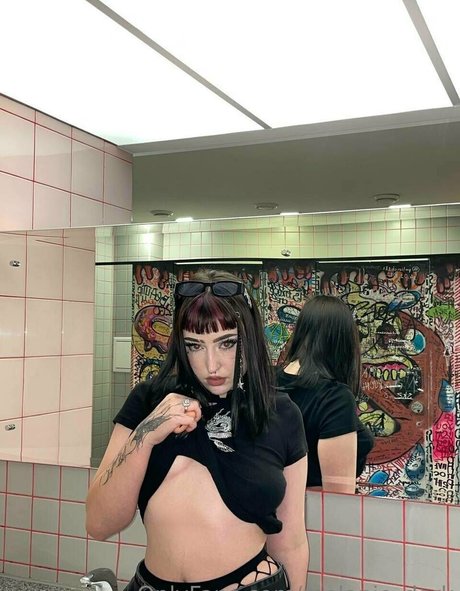 melanie dark Strip OnlyFans