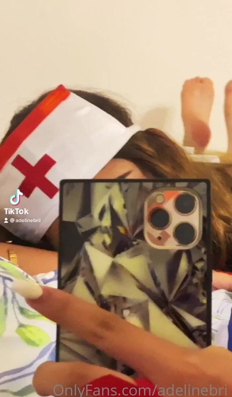 Adelinebri Nackt auf OnlyFans