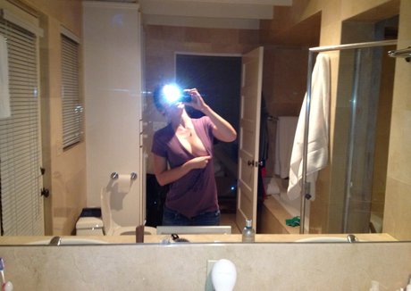 Lizzy Caplan Nacktbilder geleakt OnlyFans Nacktporno