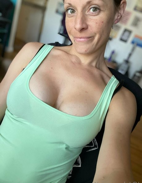 naughtyjeeper801f OnlyFans Bilder nackt