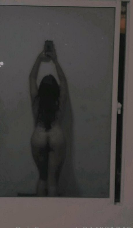 anastasia jhonsom OnlyFans schlank