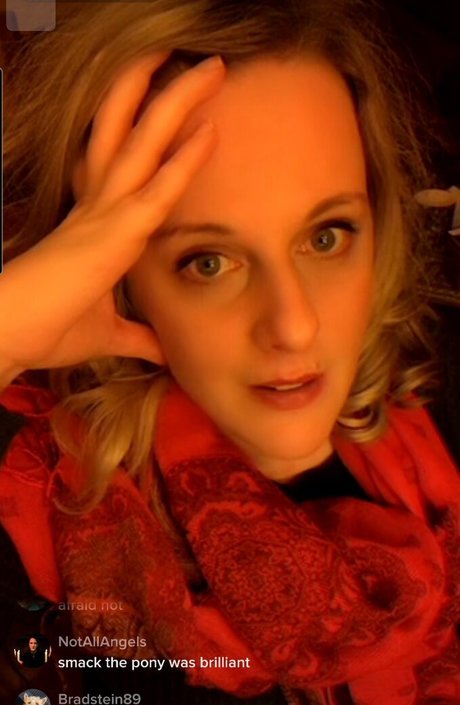 Tan Smith OnlyFans Strip