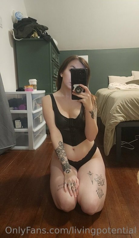 livingpotential OnlyFans schlank