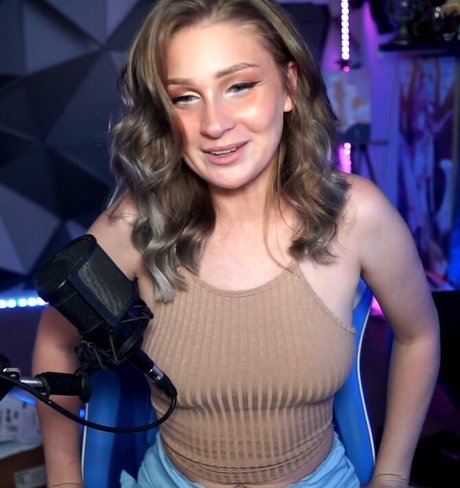 weibliche asiatische onlyfans Aktbilder Galerie