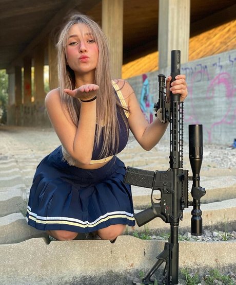 Girls With Guns Nacktbilder von OnlyFans geleakt