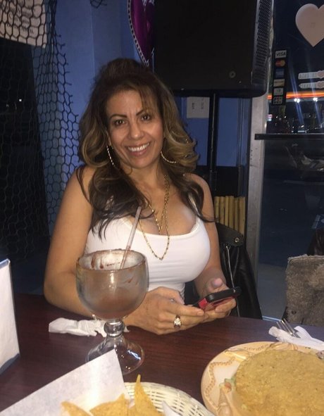 Mexymilf Leak von OnlyFans Pornografie