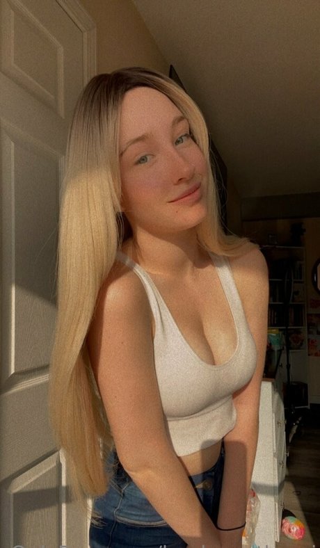 books withaeri OnlyFans XXX