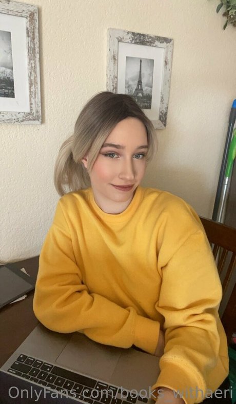 books withaeri OnlyFans-Leaks