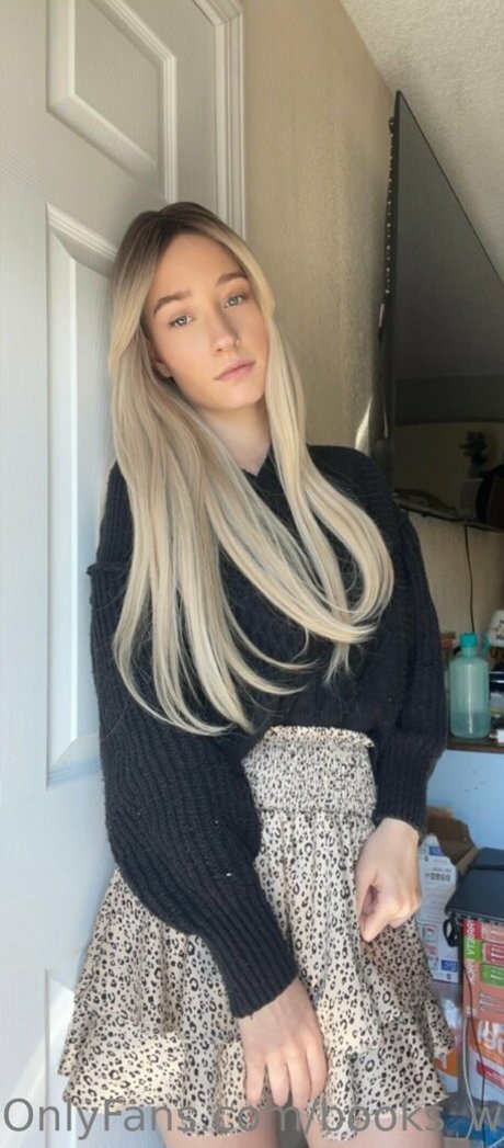 books withaeri OnlyFans Sex