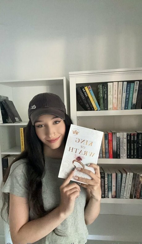 books withaeri OnlyFans Leaks