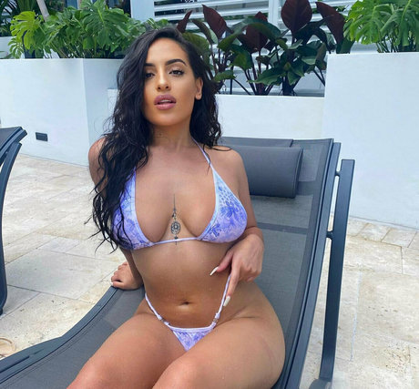 theyloveaiza OnlyFans-Archiv