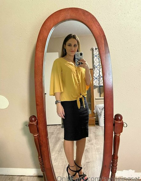 swingingset Nacktbilder von OnlyFans