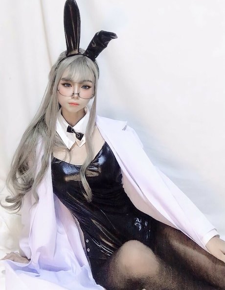 Akari Cos OnlyFans Bilder